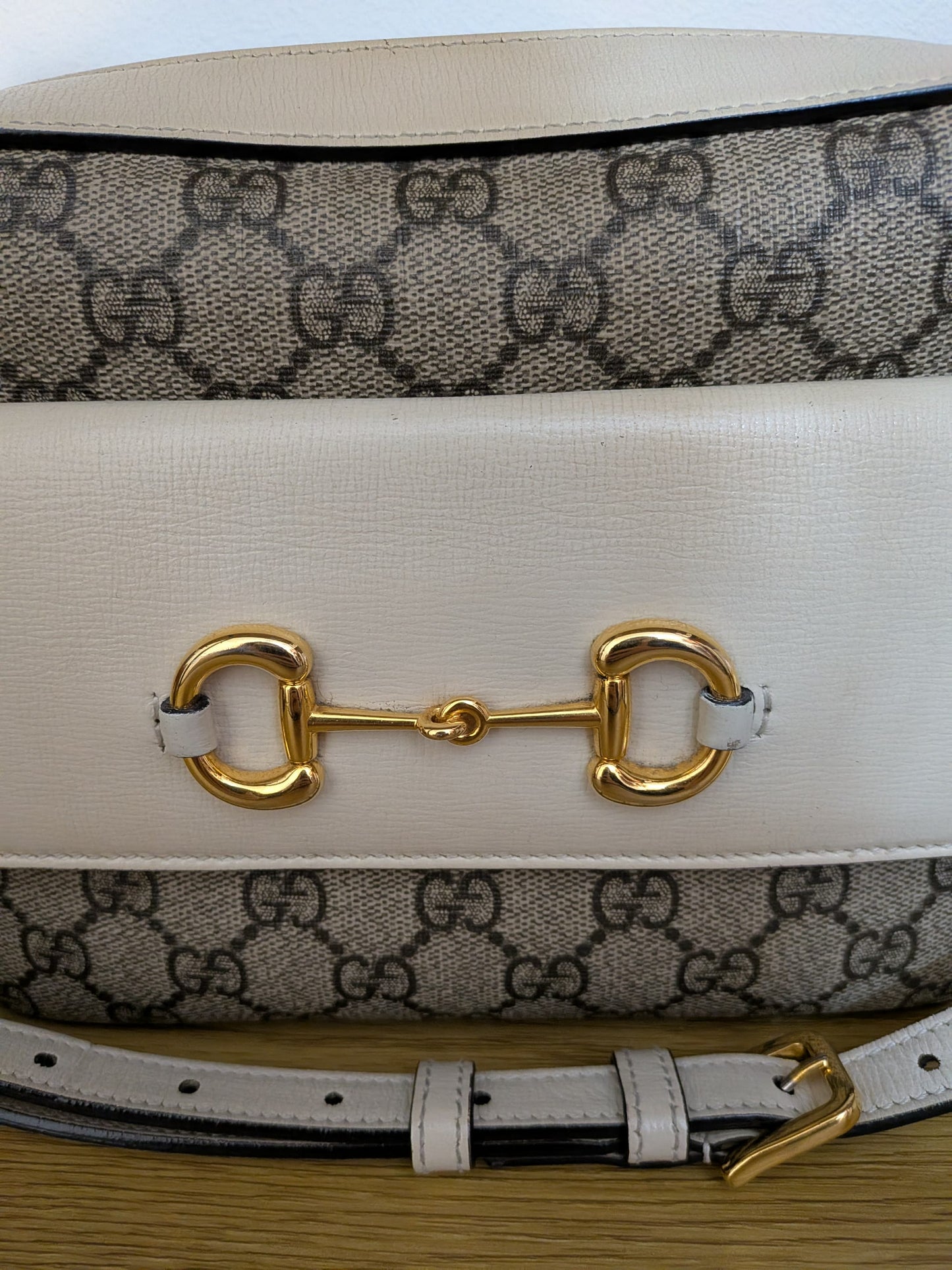 Gucci Horsebit 1955 GG Supreme Beige Crossbody Bag