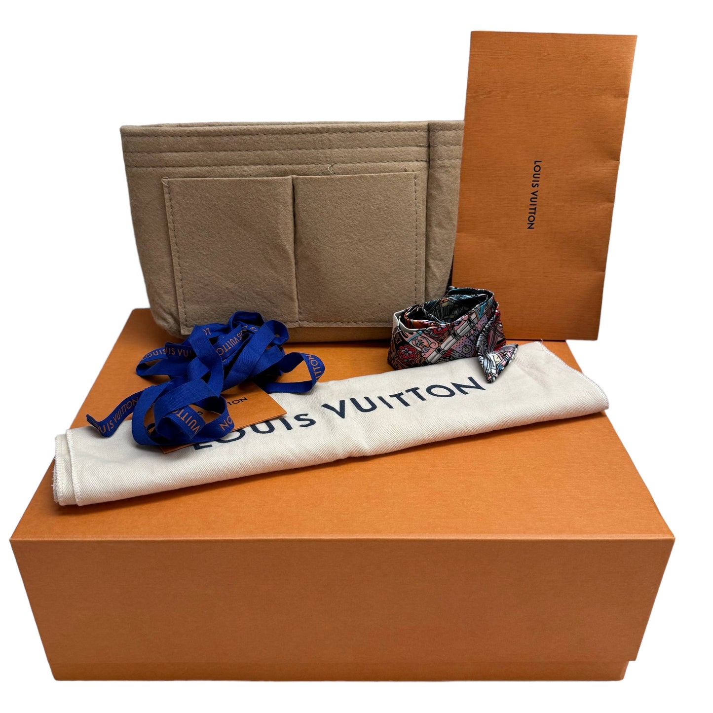 Louis Vuitton Pochette Metis Monogram Canvas Bag