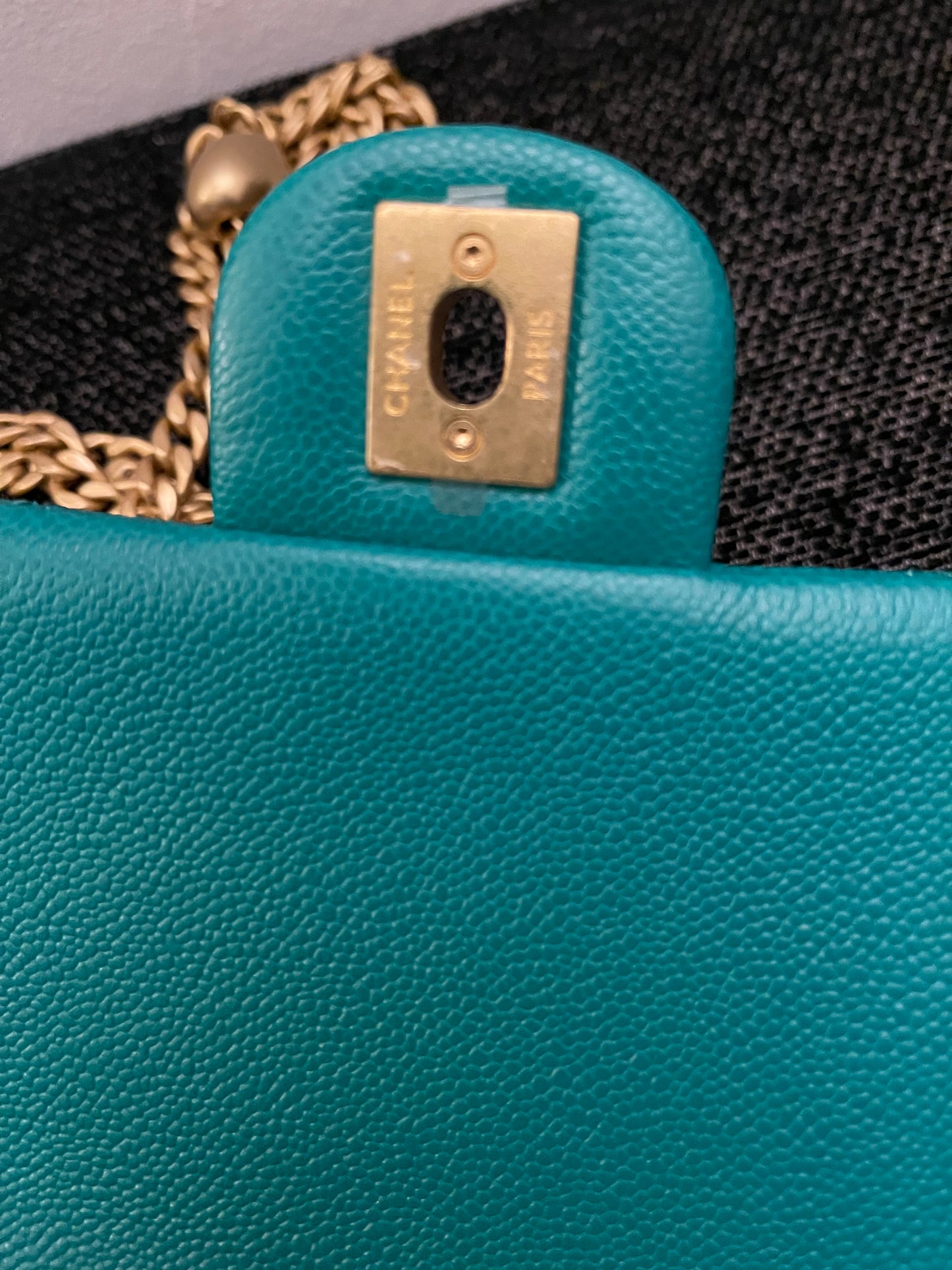 Chanel
Mini Quilted Grren Caviar Sweetheart Gold Hardware Flap Crossbody Bag