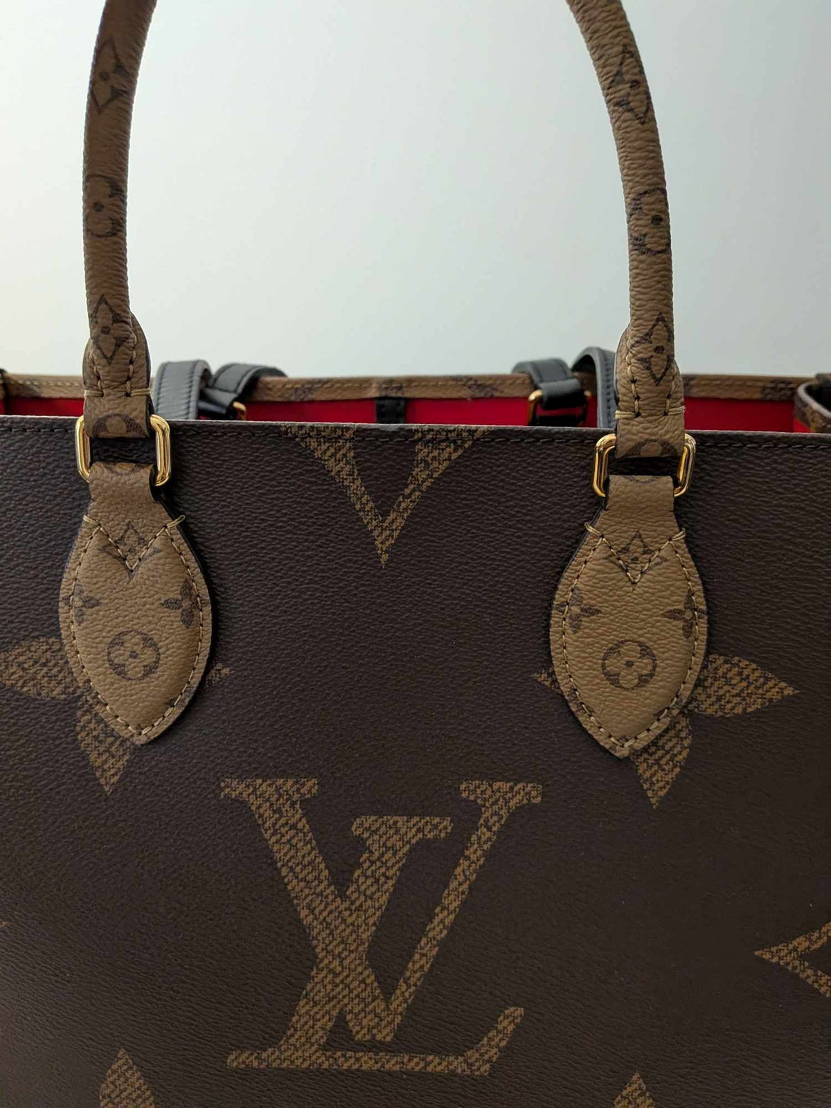 2205710-1432186 Louis Vuitton Onthego MM Monogram Reverse (Microchip)