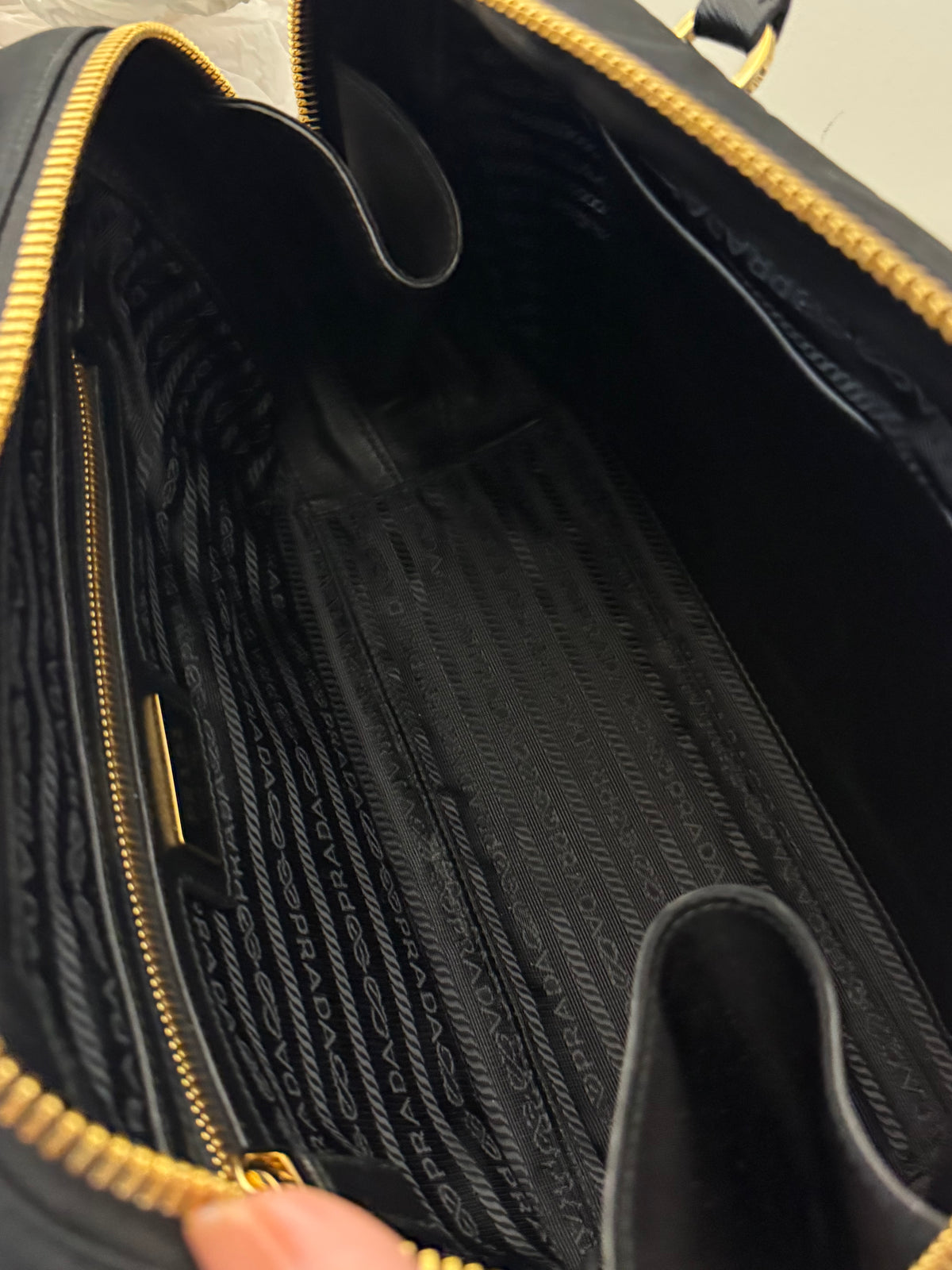 2205710-1432170  Prada Re-Edition 1978 Black (7) Made in Italy