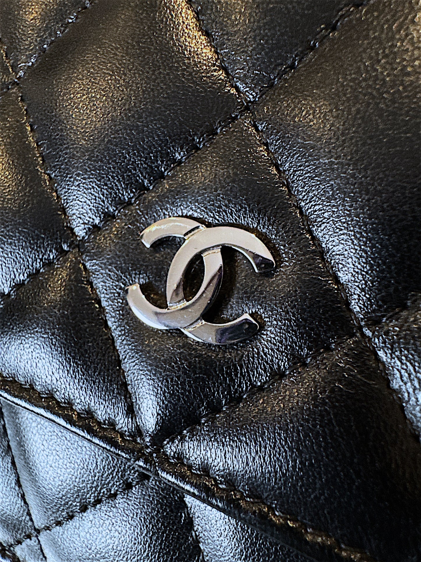 Classic Wallet On Chain Lambskin & Silver-Tone Metal Black