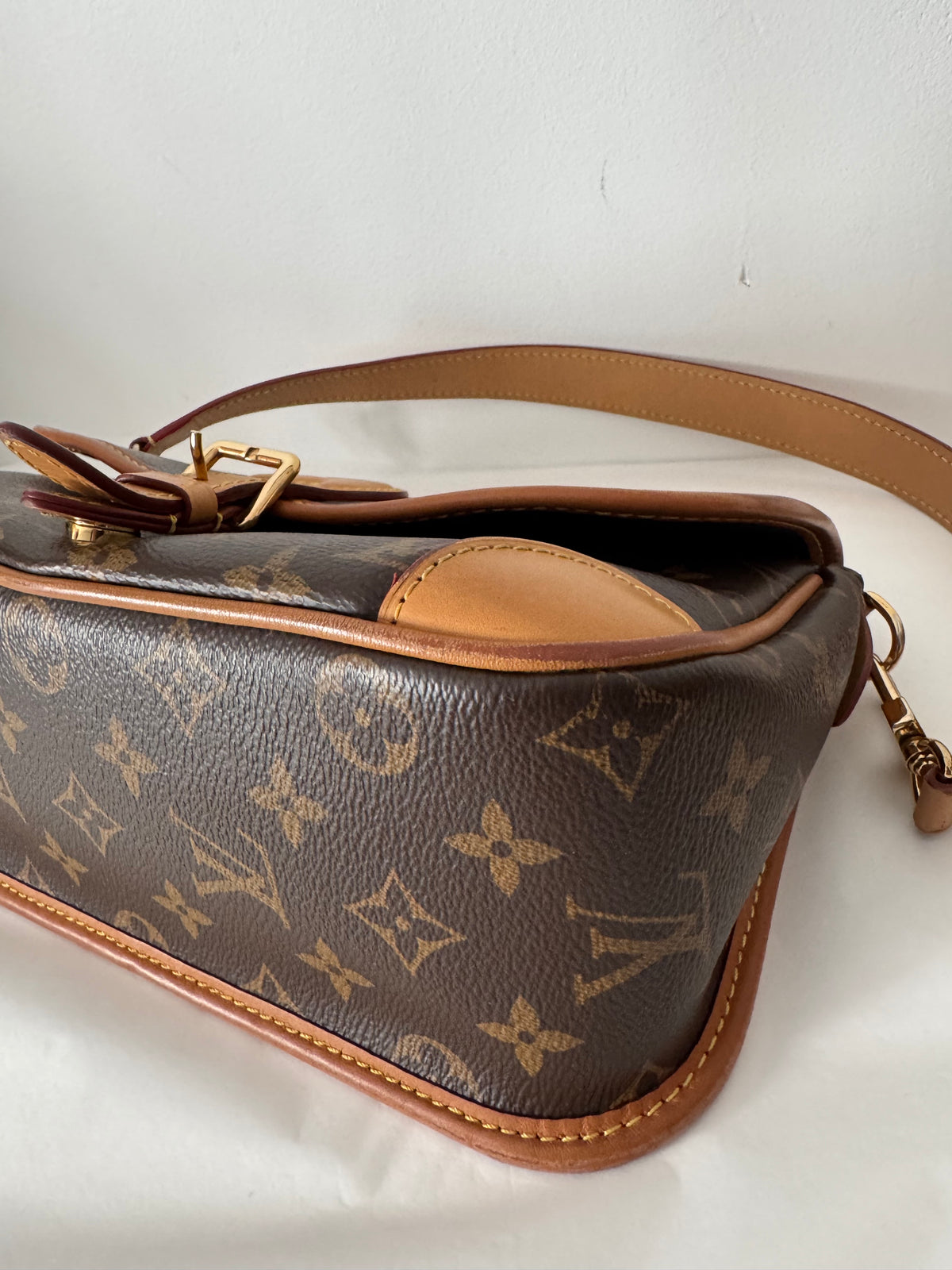 2205710-1432158 Louis Vuitton Diane Satchel Monogram Black