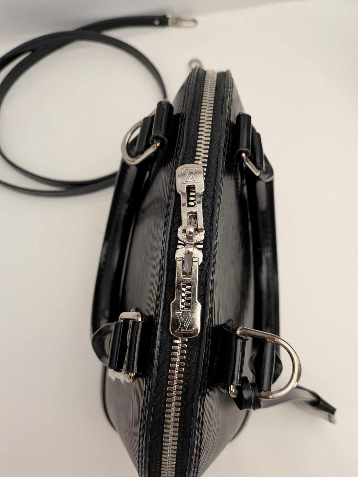 2205710-1432116 Louis Vuitton Alma BB Epi Black Silver Hardware (MI0123)