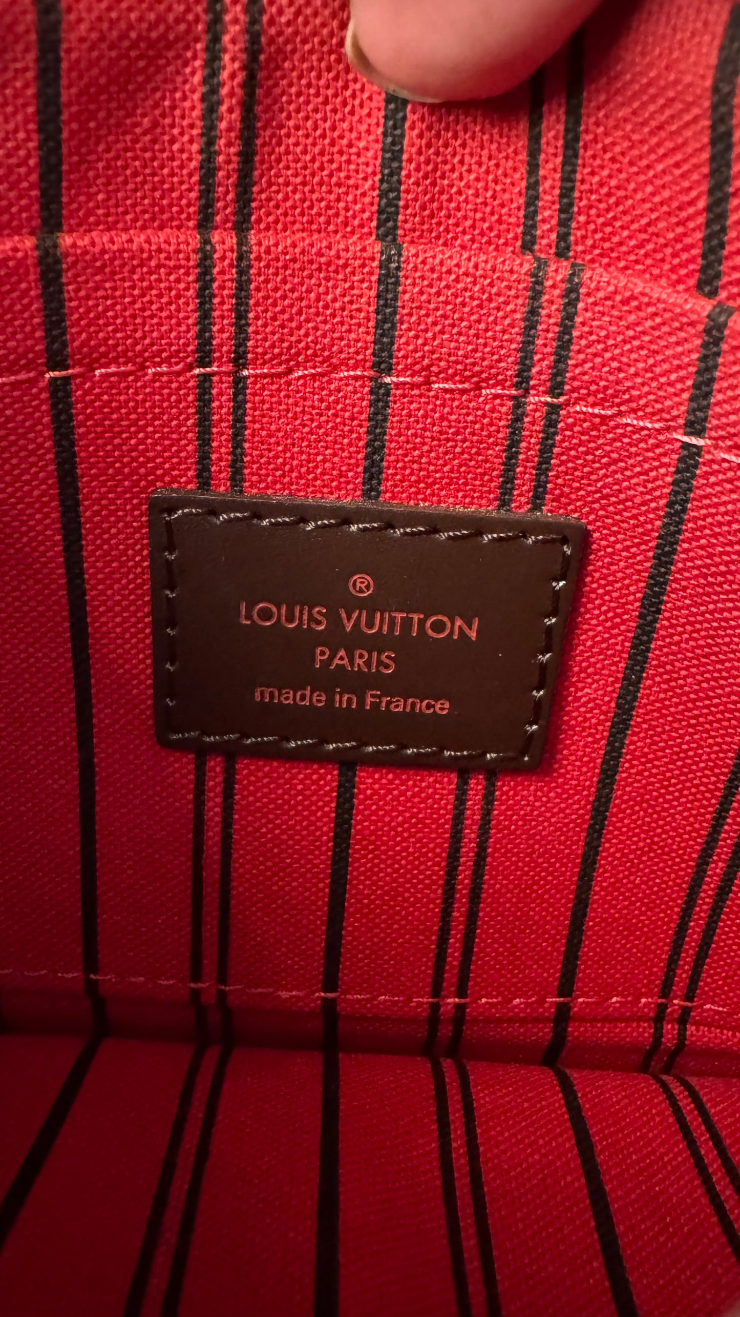 2205710-143175
Louis Vuitton Neverfull PM  Damier Ebene With Clutch Made in France (AR0127, AR3146)
