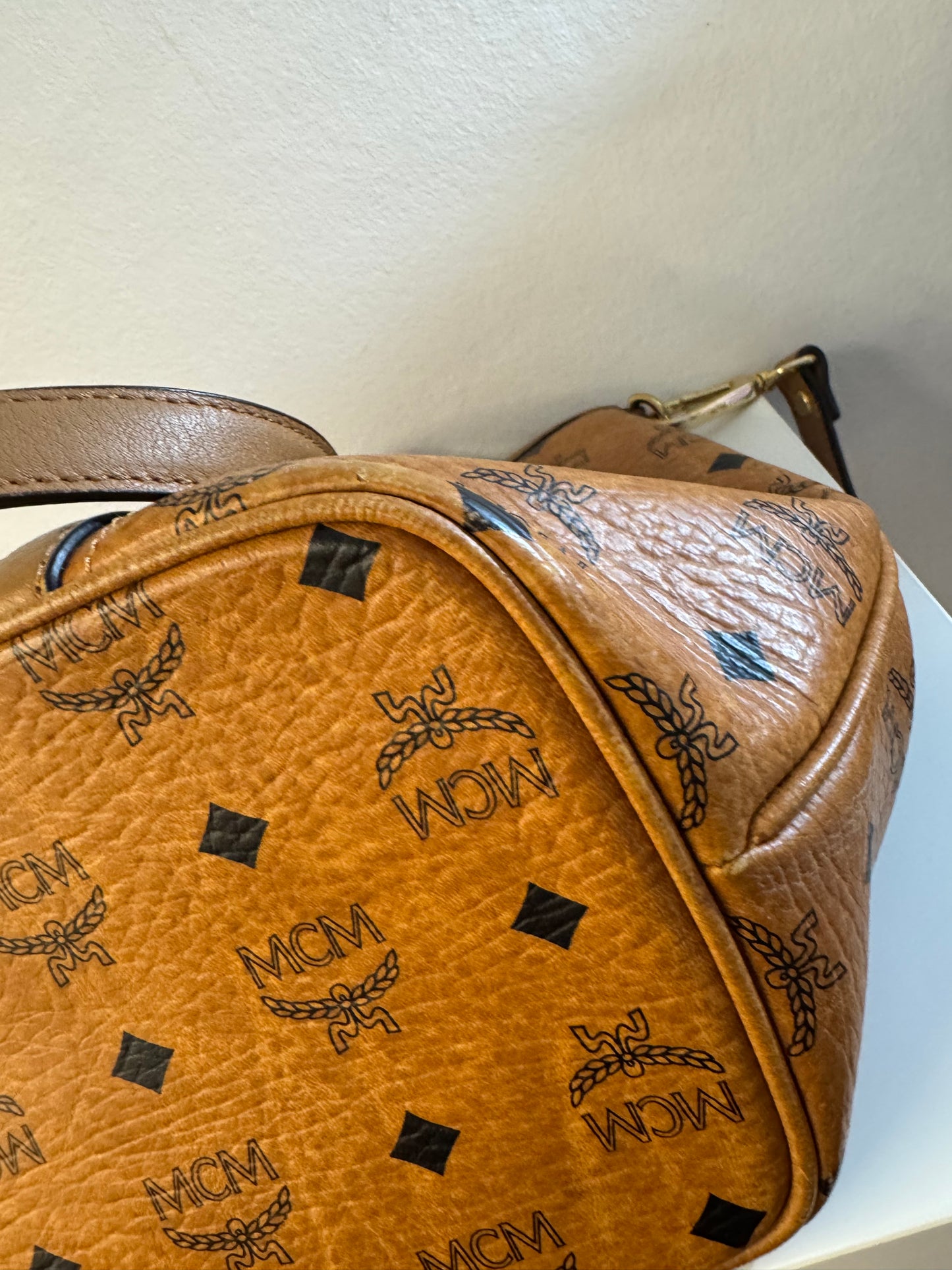 110580361 MCM shoulder bag visetos cognac zip tote with adjustable strap ( L8231 / MWP0AVI18CO001 10011308)