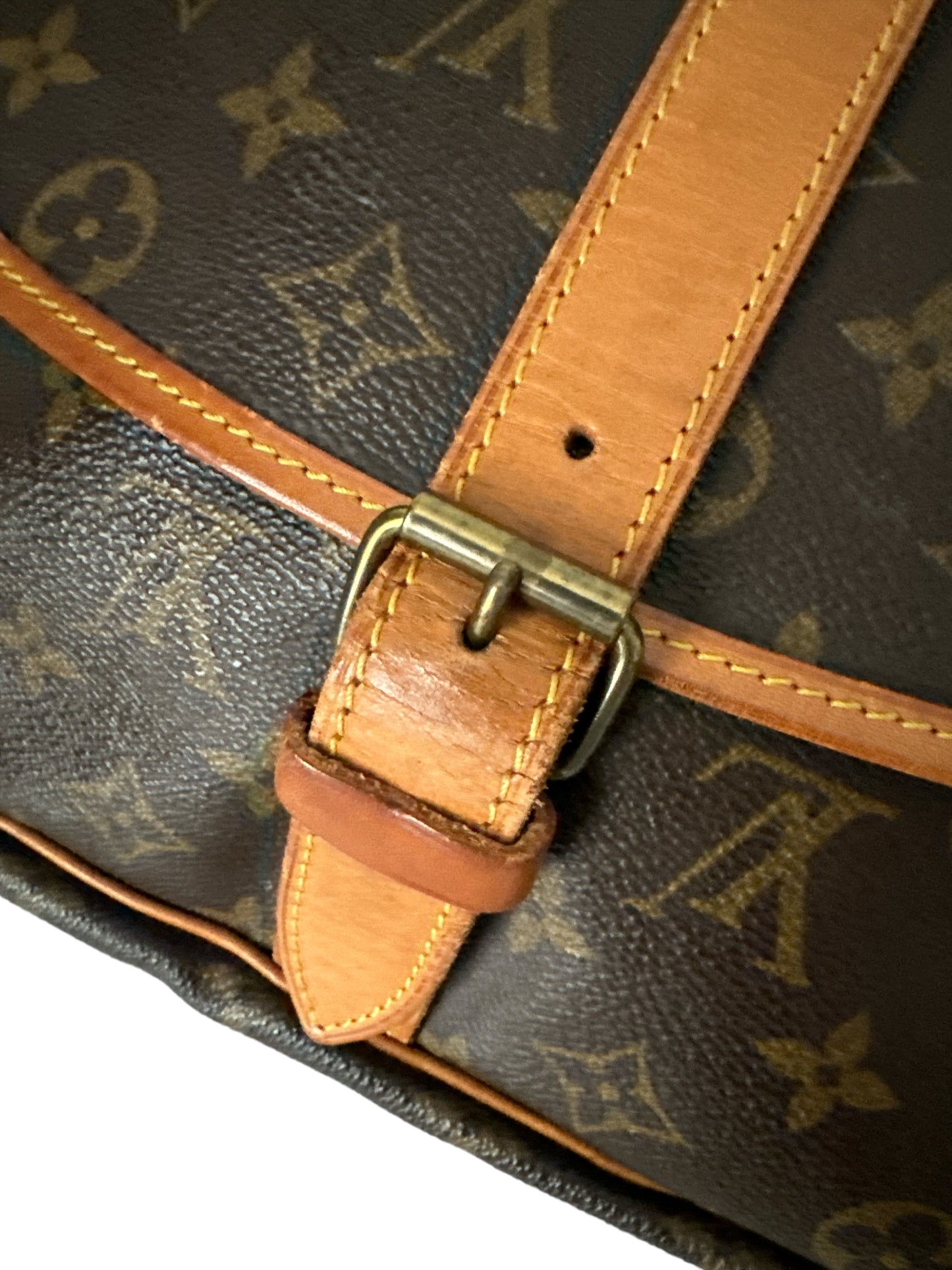 Louis Vuitton Samur 35 Monogram Canvas Crossbody Bag