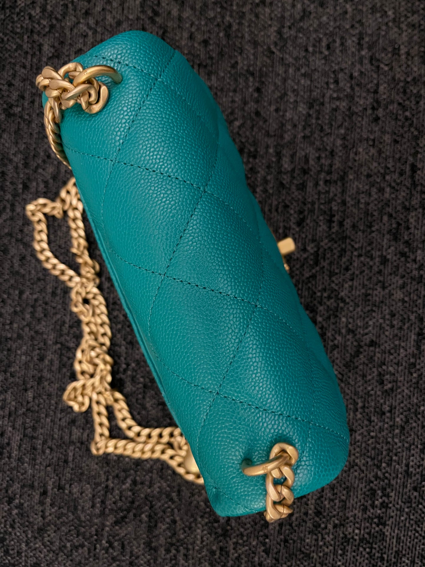 Chanel
Mini Quilted Grren Caviar Sweetheart Gold Hardware Flap Crossbody Bag