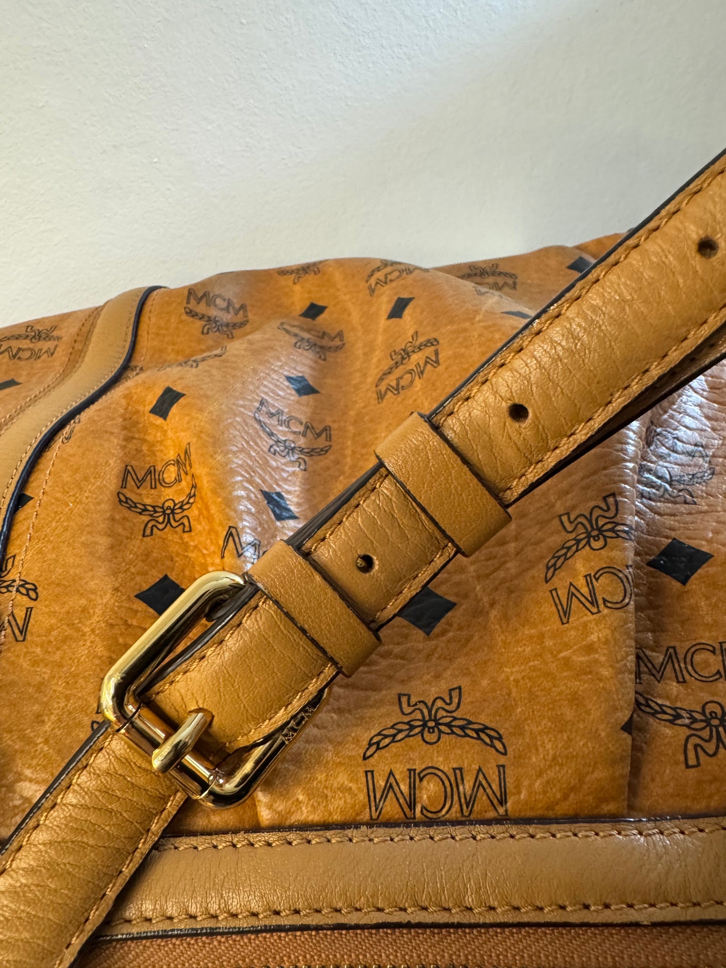 110580361 MCM shoulder bag visetos cognac zip tote with adjustable strap ( L8231 / MWP0AVI18CO001 10011308)