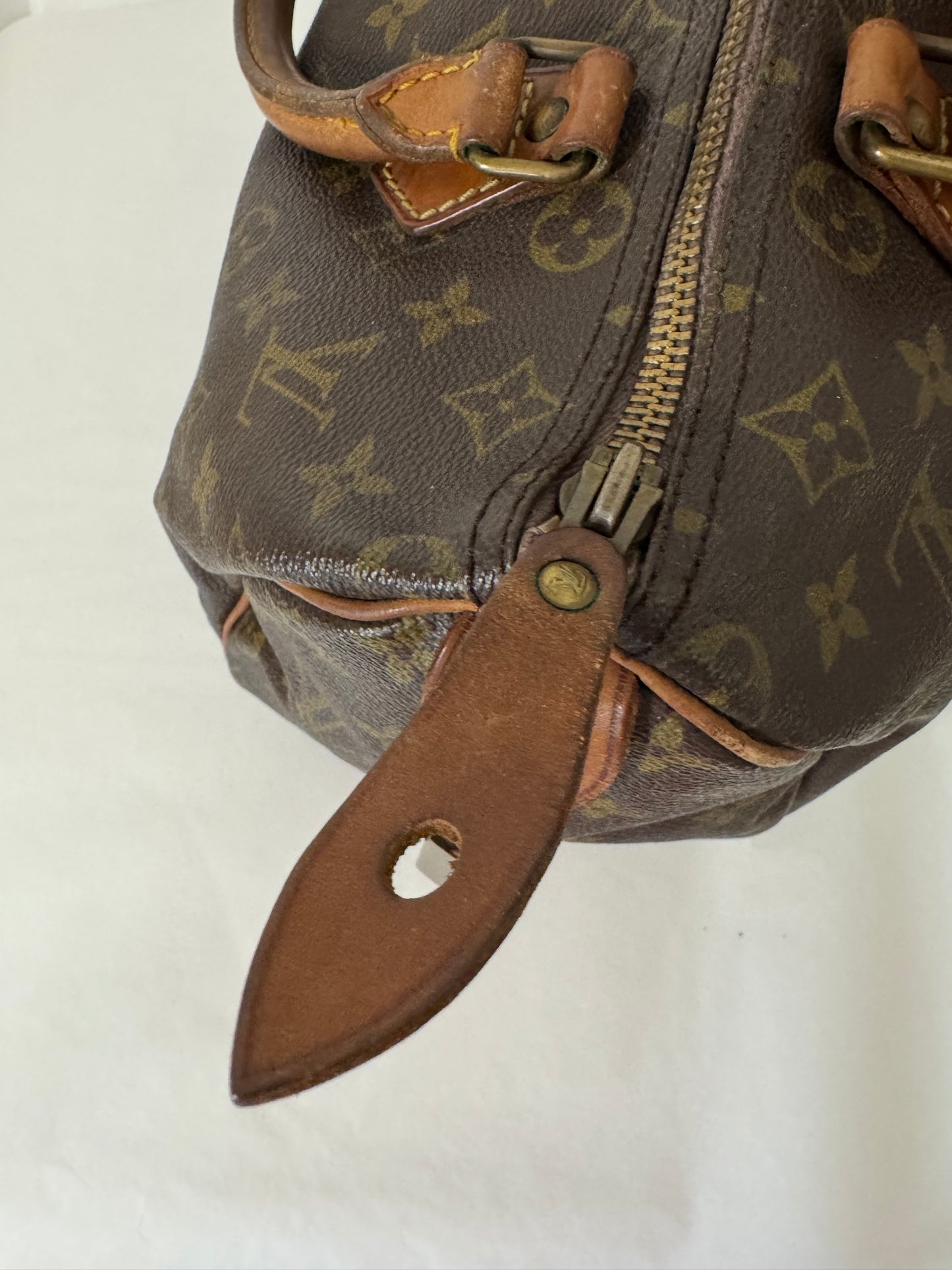 PA4896 Louis vuitton speedy 30 monogram bag Datecode : Unreadable