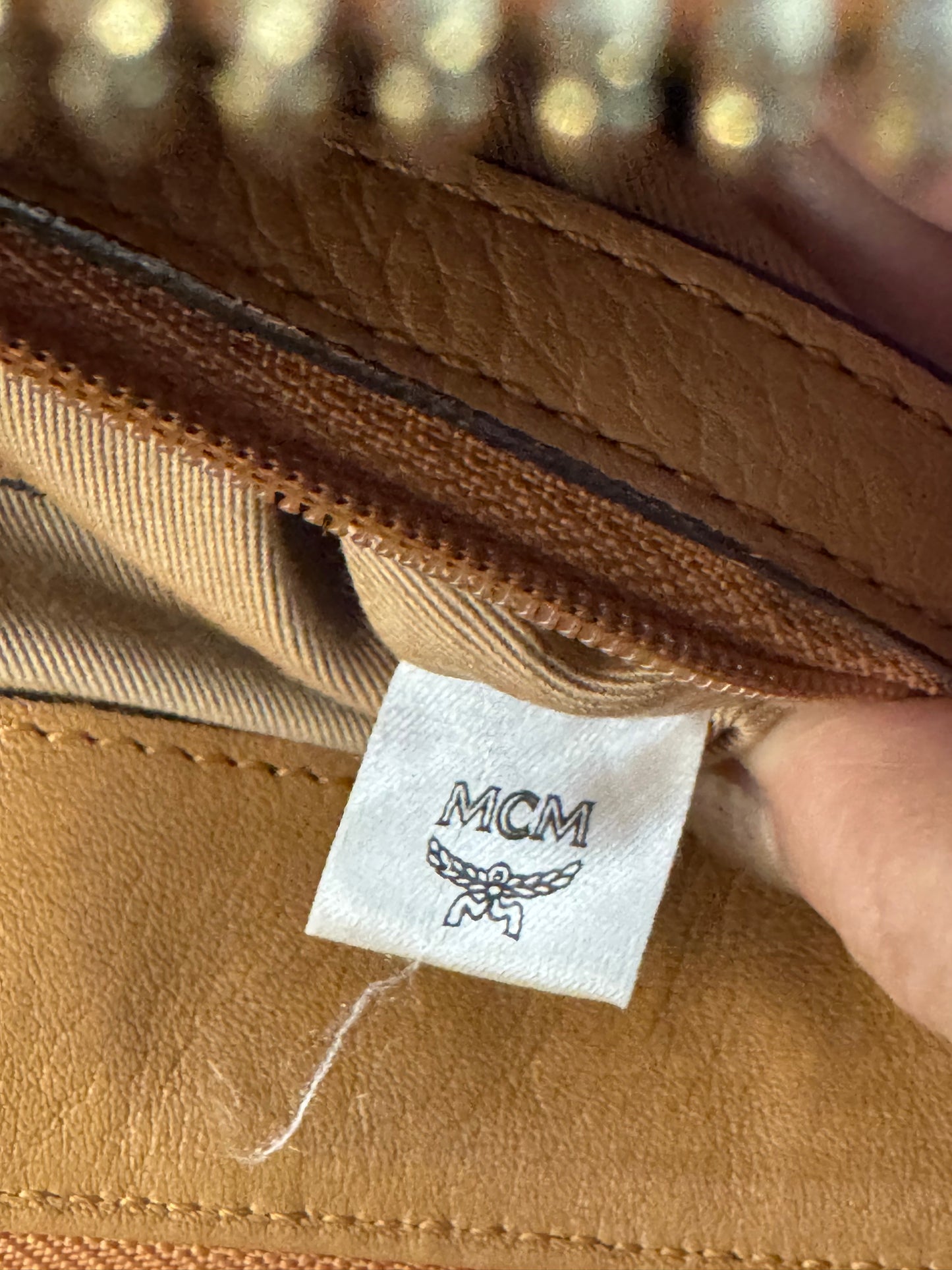 110580361 MCM shoulder bag visetos cognac zip tote with adjustable strap ( L8231 / MWP0AVI18CO001 10011308)