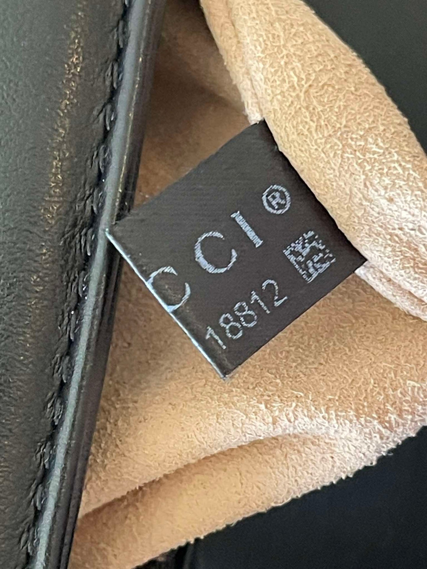 2205710-143080 Gucci Marmont Medium Black Leather Gold Hardware (443497 520981) G02918812 Made in Italy