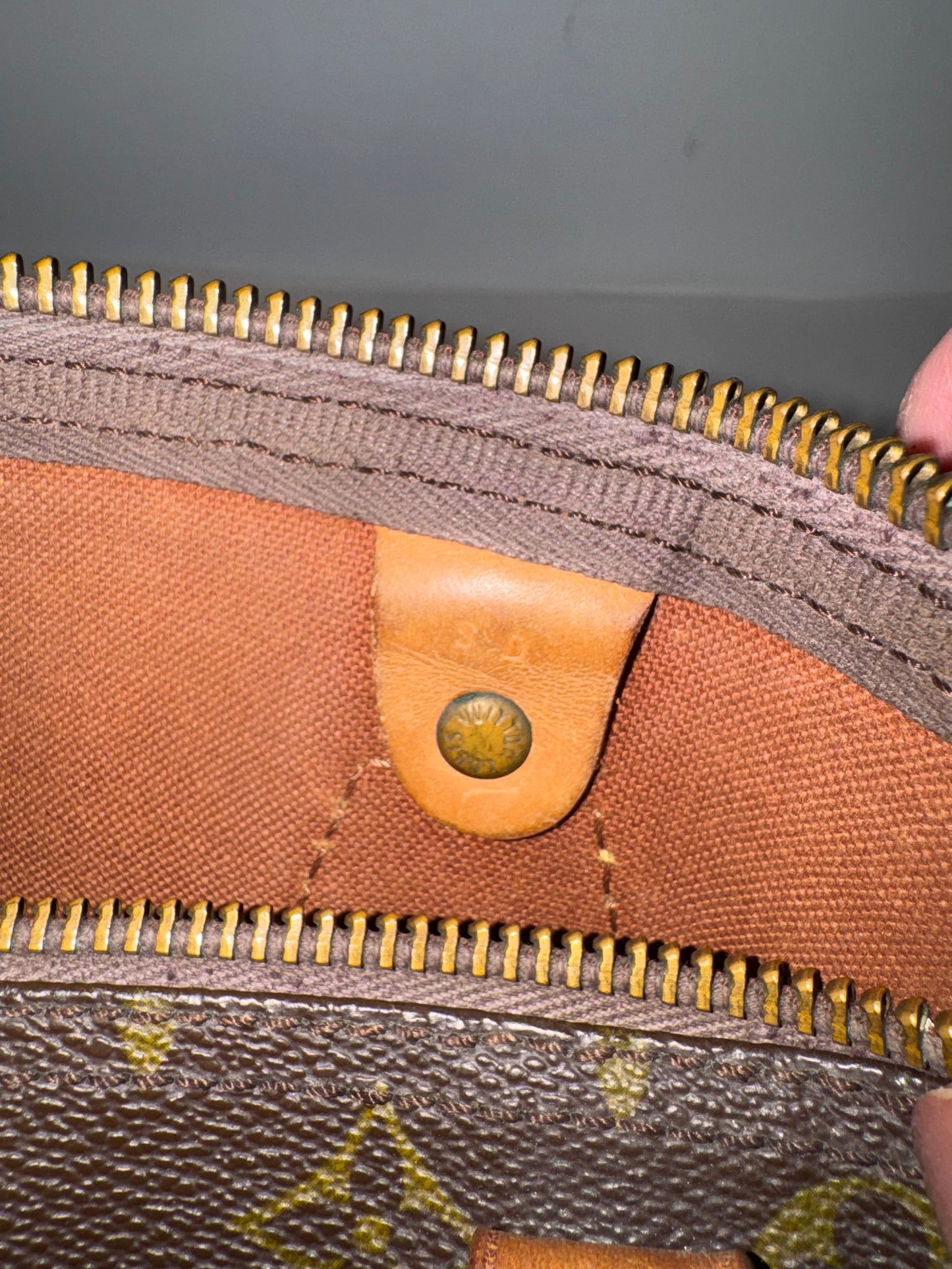 PA4896 Louis vuitton speedy 30 monogram bag Datecode : Unreadable