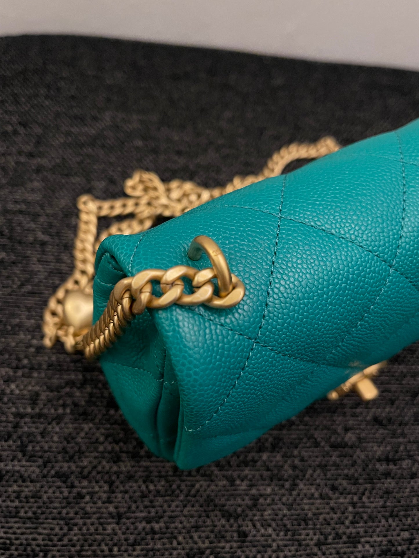 Chanel
Mini Quilted Grren Caviar Sweetheart Gold Hardware Flap Crossbody Bag