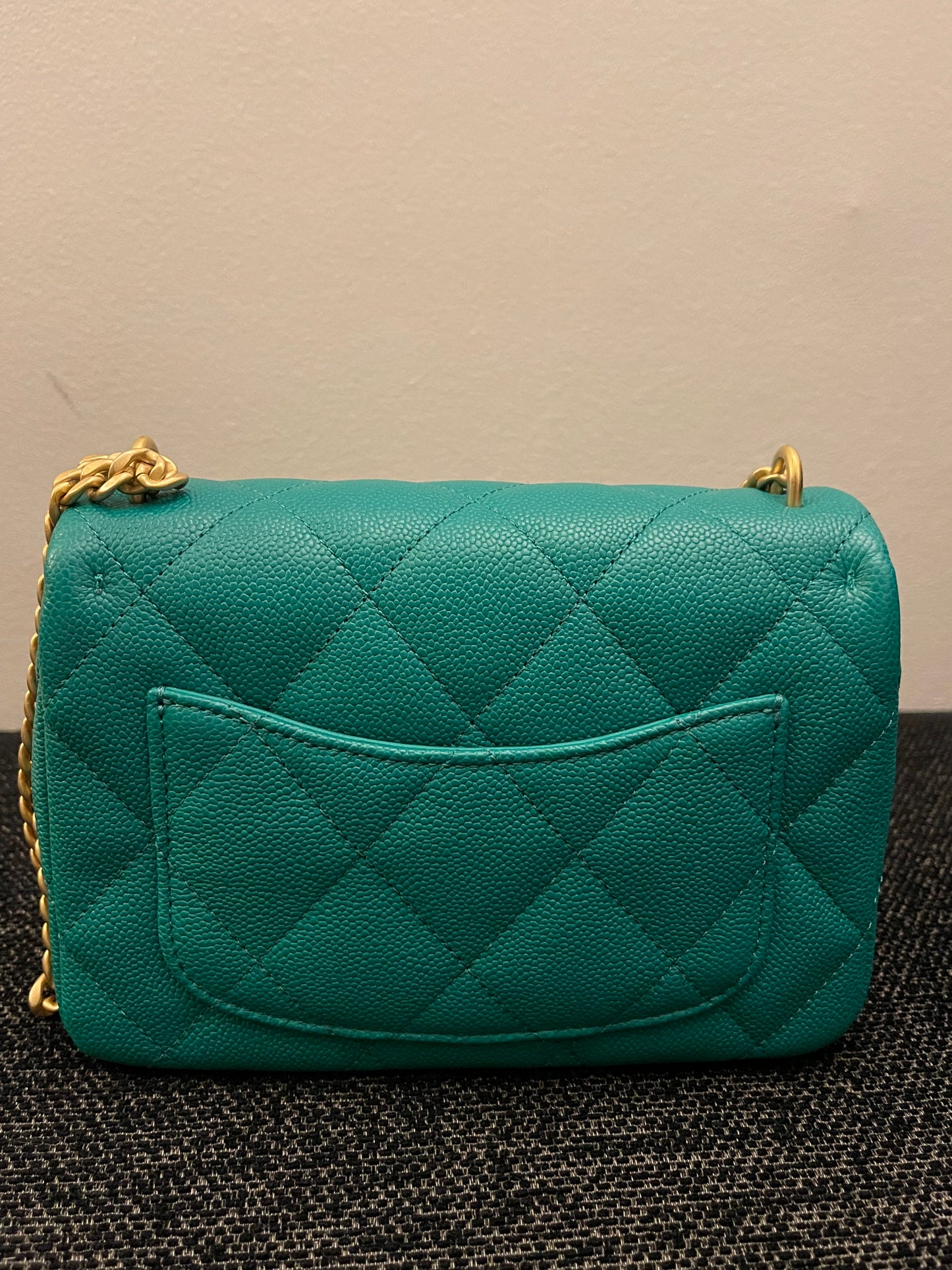 Chanel
Mini Quilted Grren Caviar Sweetheart Gold Hardware Flap Crossbody Bag