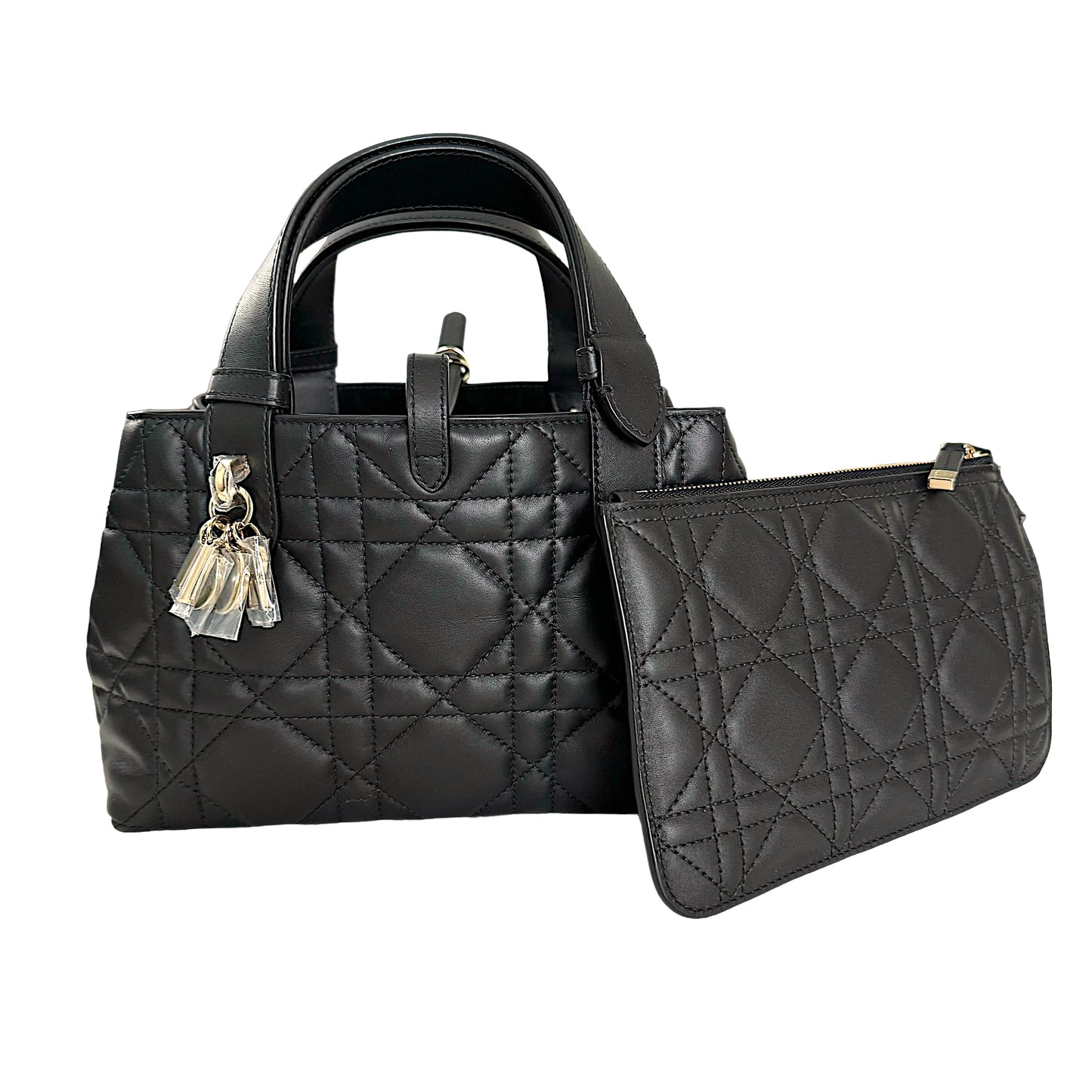 Small Dior Toujours Bag

Black Macrocannage Calfskin