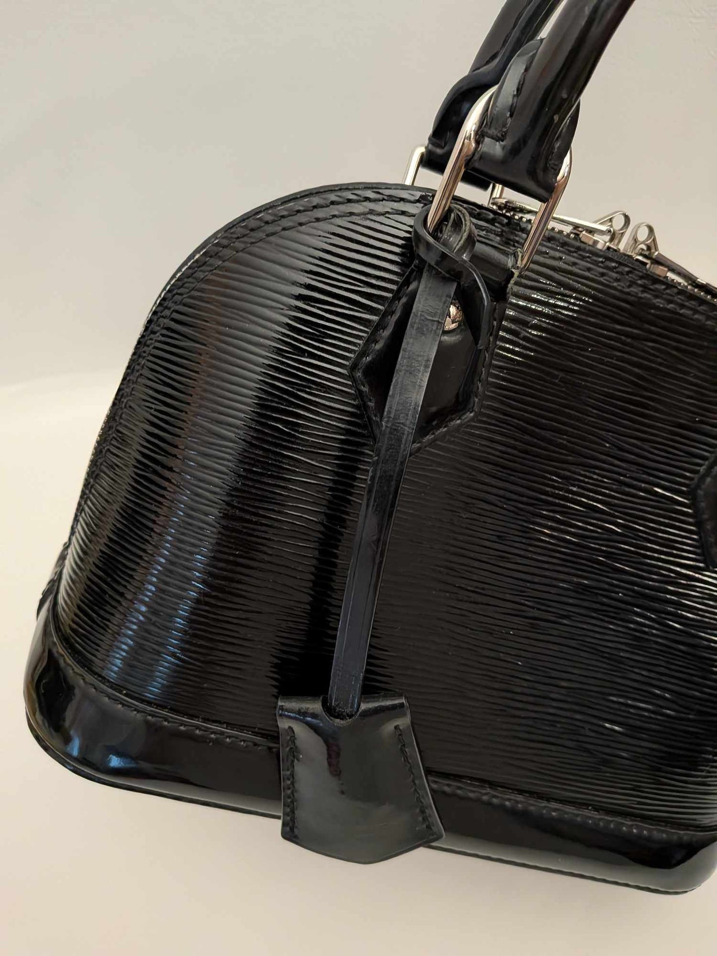 2205710-1432116 Louis Vuitton Alma BB Epi Black Silver Hardware (MI0123)