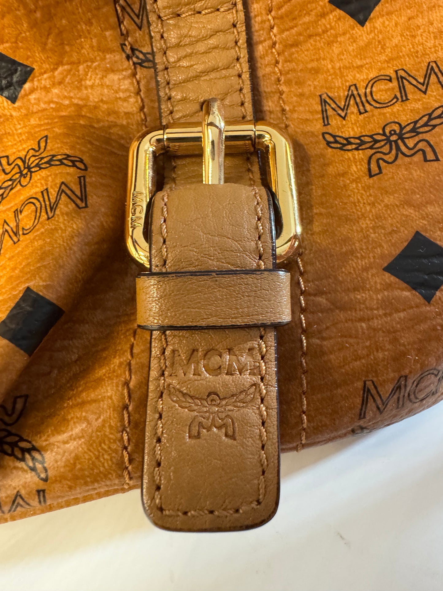 110580361 MCM shoulder bag visetos cognac zip tote with adjustable strap ( L8231 / MWP0AVI18CO001 10011308)