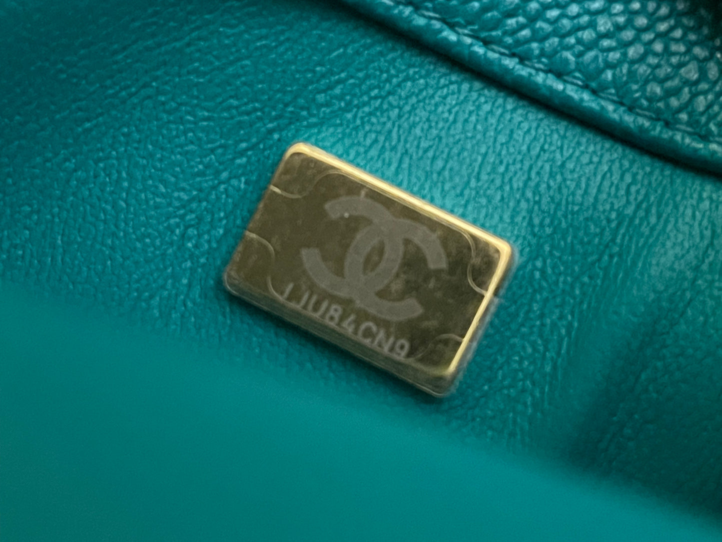 Chanel
Mini Quilted Grren Caviar Sweetheart Gold Hardware Flap Crossbody Bag