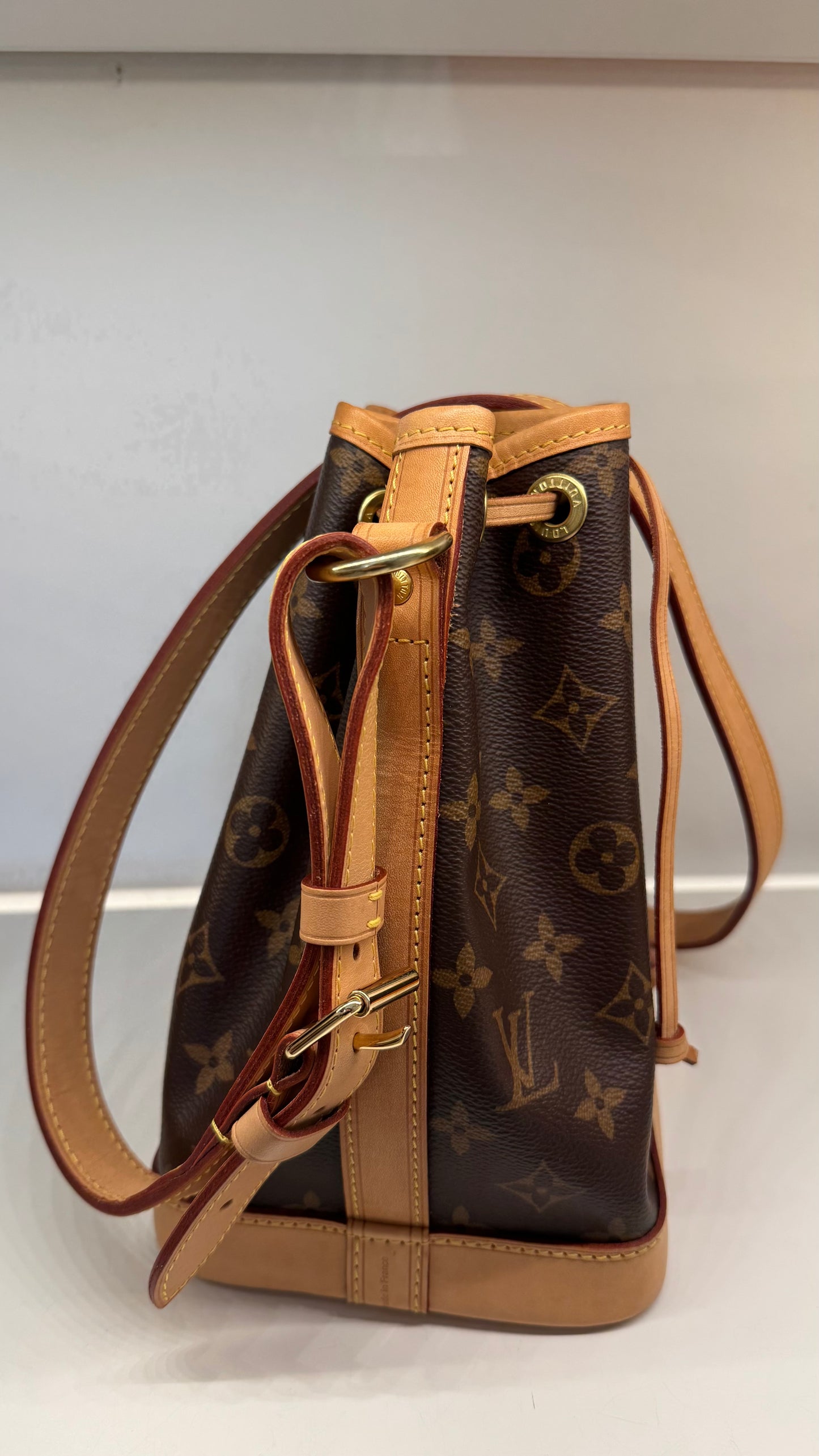 2105710-143111 Louis Vuitton Noe BB Monogram Bag ( Microchip)
