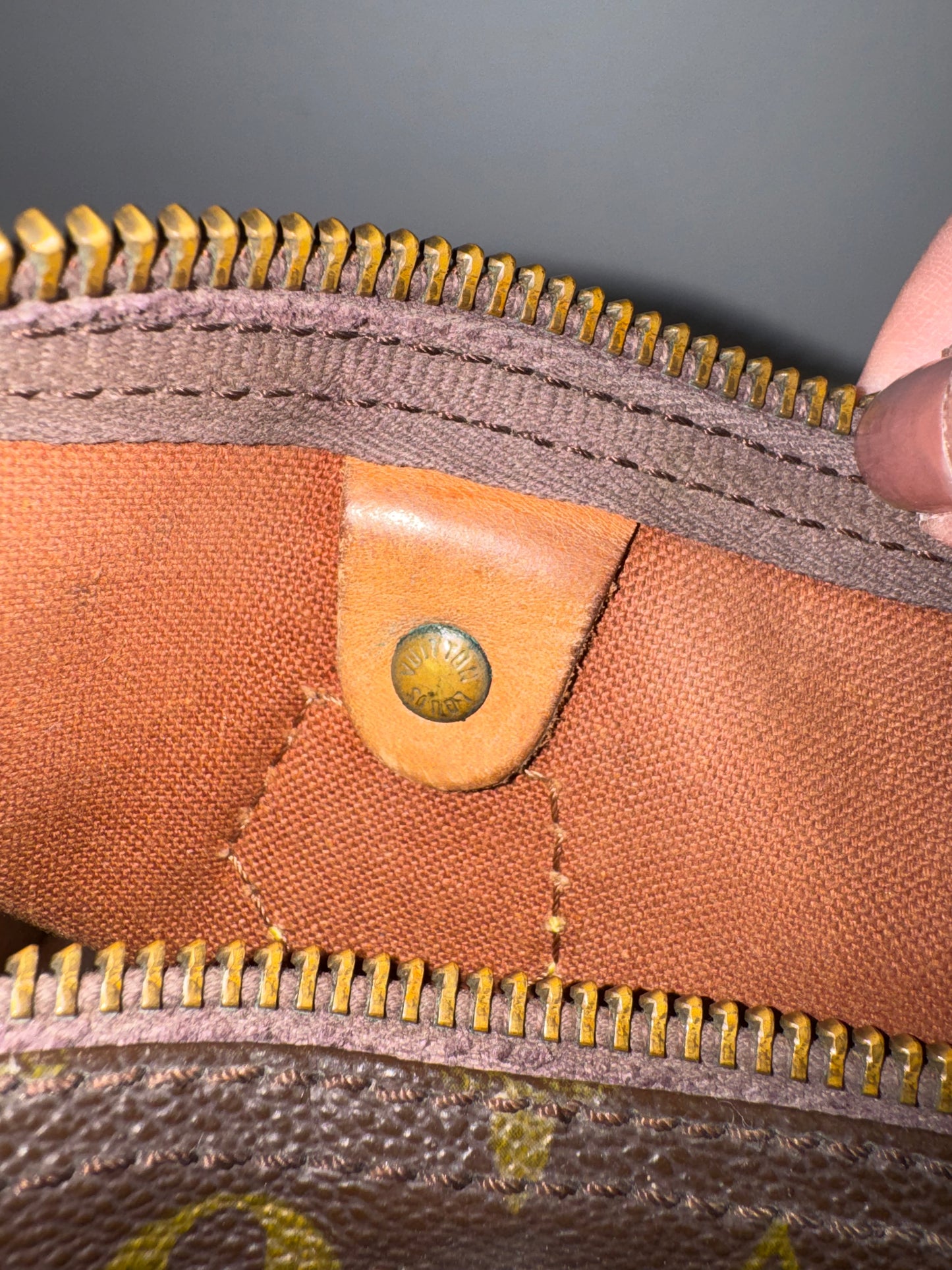PA4896 Louis vuitton speedy 30 monogram bag Datecode : Unreadable