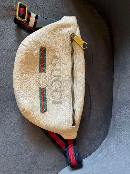 110580380 Gucci Belt Bag Cream Leather Logo Print (527792 204991)