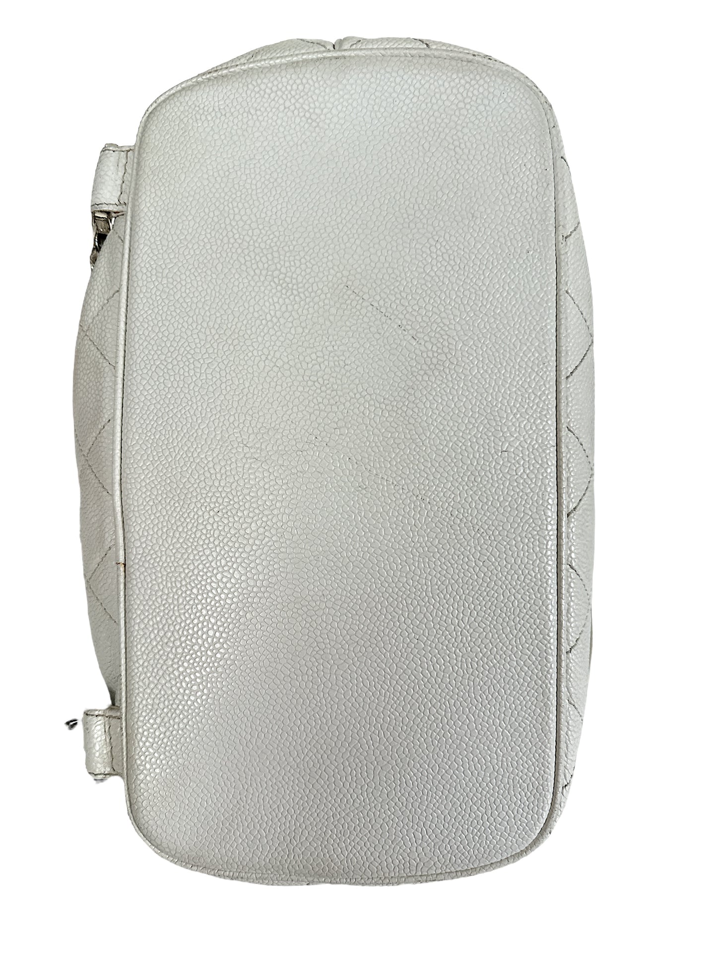 Chanel Caviar White Leather Bucket Bag Silver Hardware