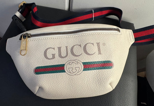 110580641
Gucci belt bag cream print (527792 204991 / B027868454) Made in Italy
