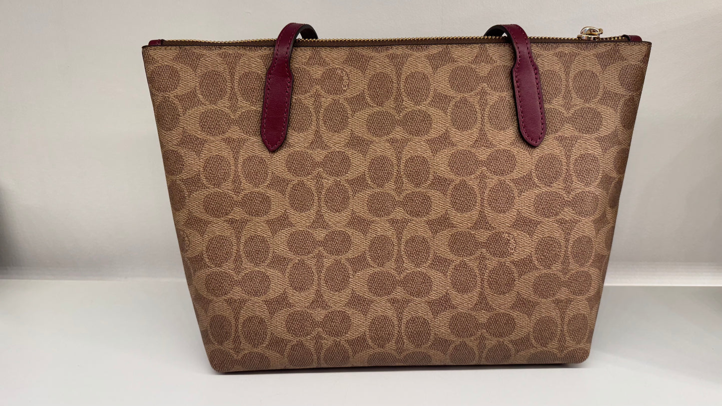 2205710-143141 Coach Fiona CC Signature Tan/ Black Cherry (NoJ2480-CX587)
