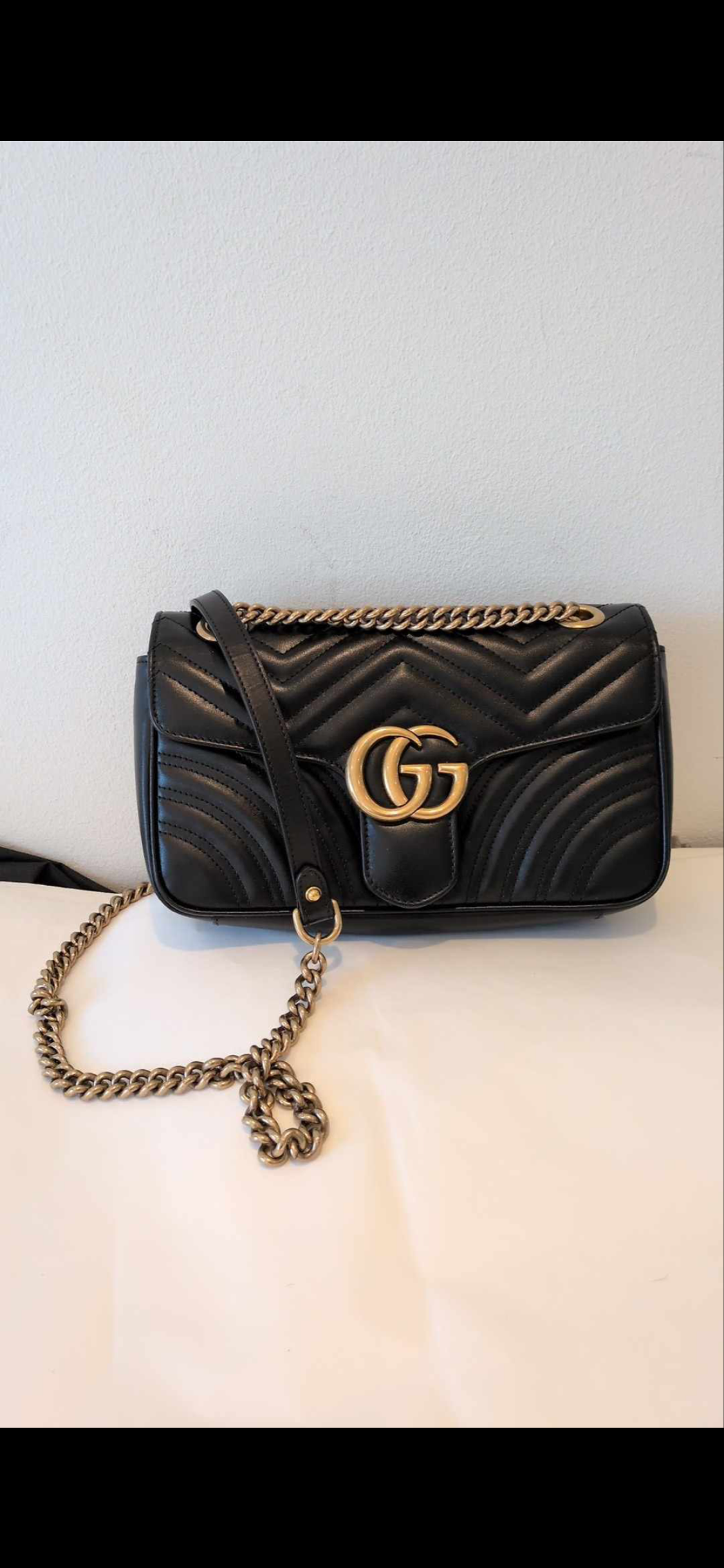 2205710-143067 Gucci Marmont Medium Black Gold Hardware Bag (443497.520981 G041084824) Made in Italy