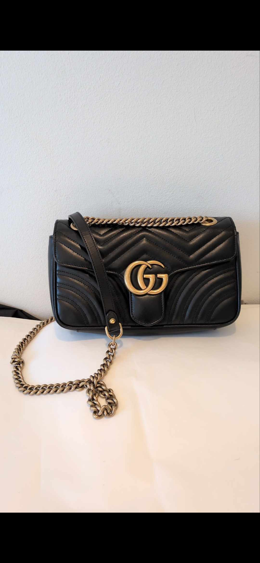 2205710-143067 Gucci Marmont Medium Black Gold Hardware Bag (443497.520981 G041084824) Made in Italy