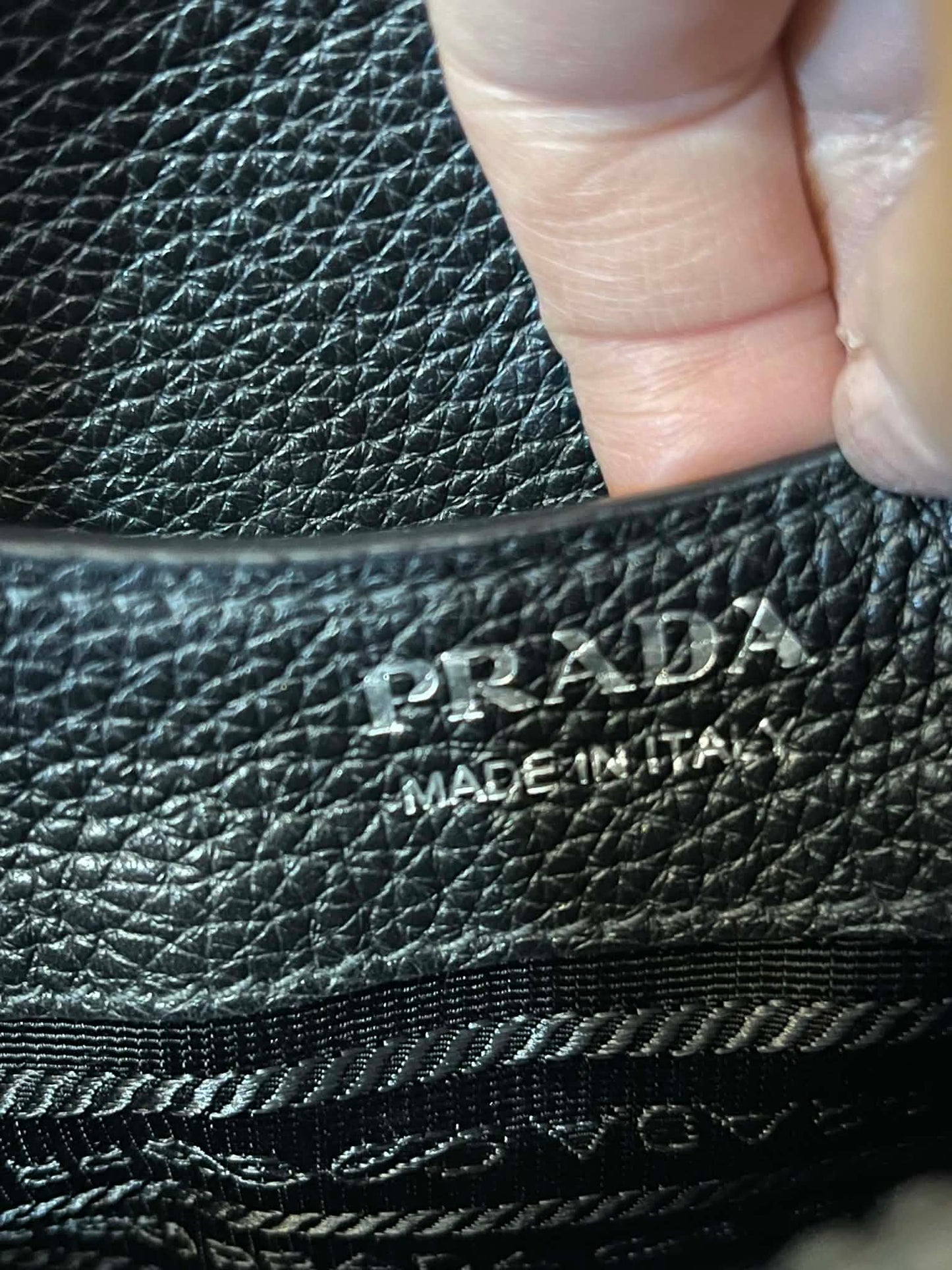 2205710-143070 Prada Flou small shoulder bag (180) Made in Italy comes with dustbag,booklet, straps and the certificate
