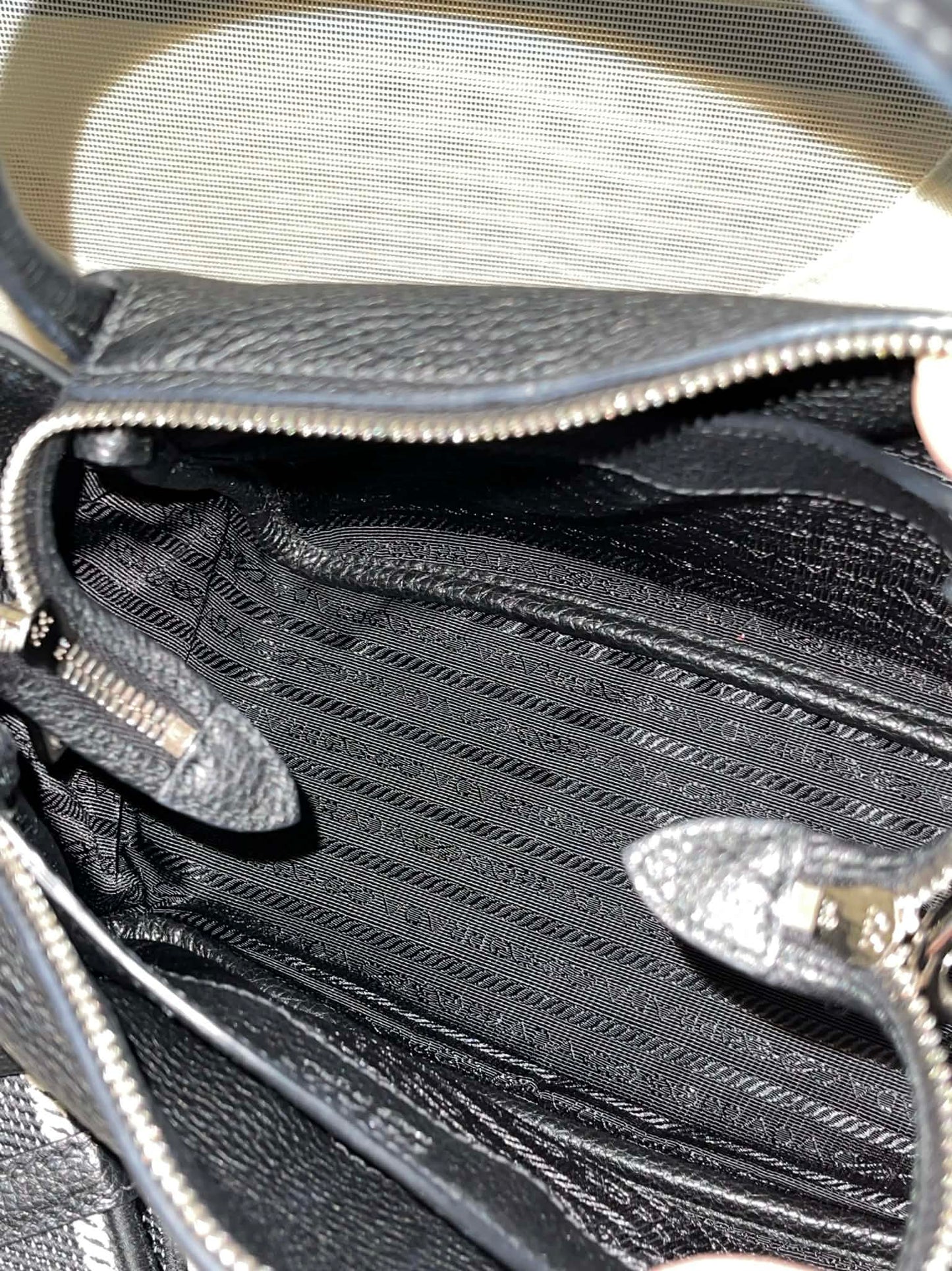 2205710-143070 Prada Flou small shoulder bag (180) Made in Italy comes with dustbag,booklet, straps and the certificate