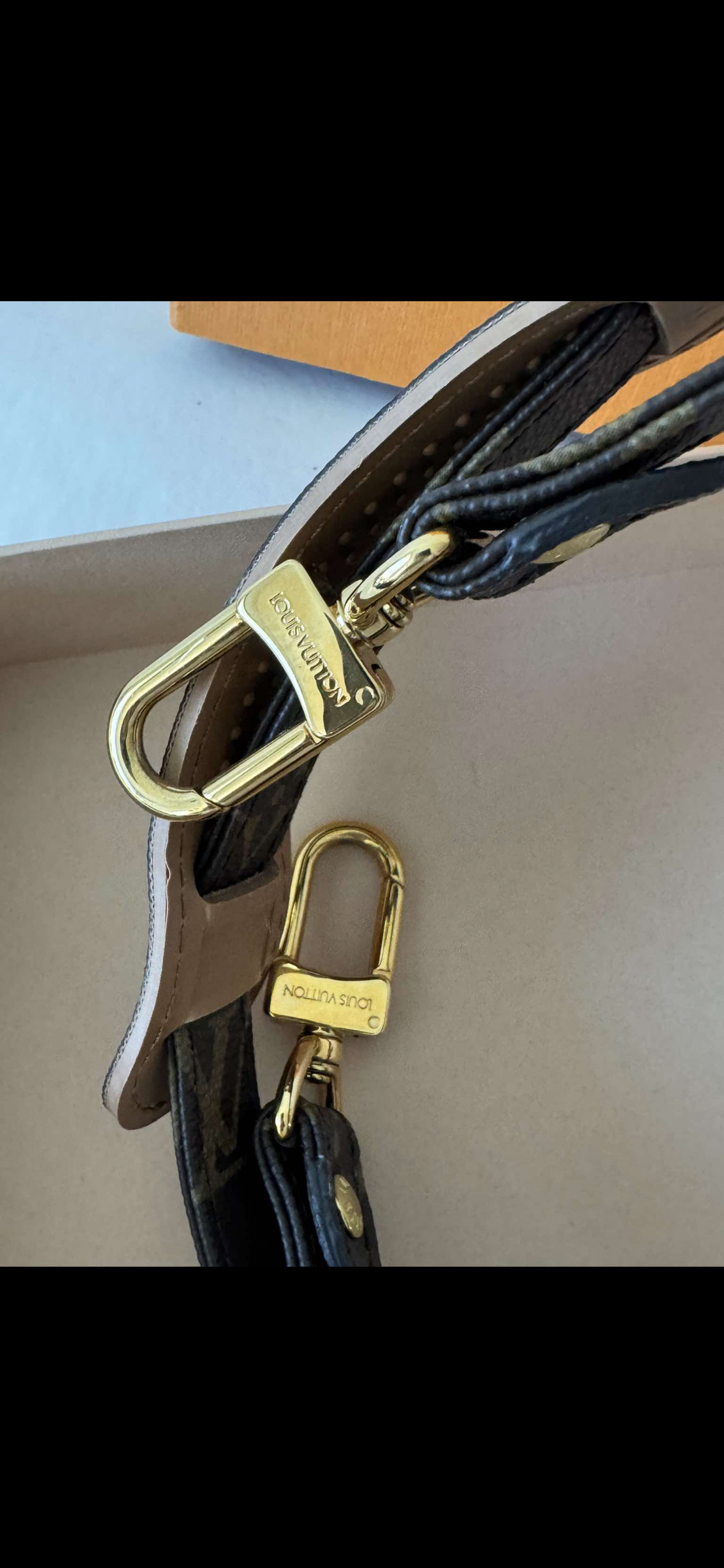 2205710-143084 Louis Vuitton Adjustable Monogram Strap 16 mm